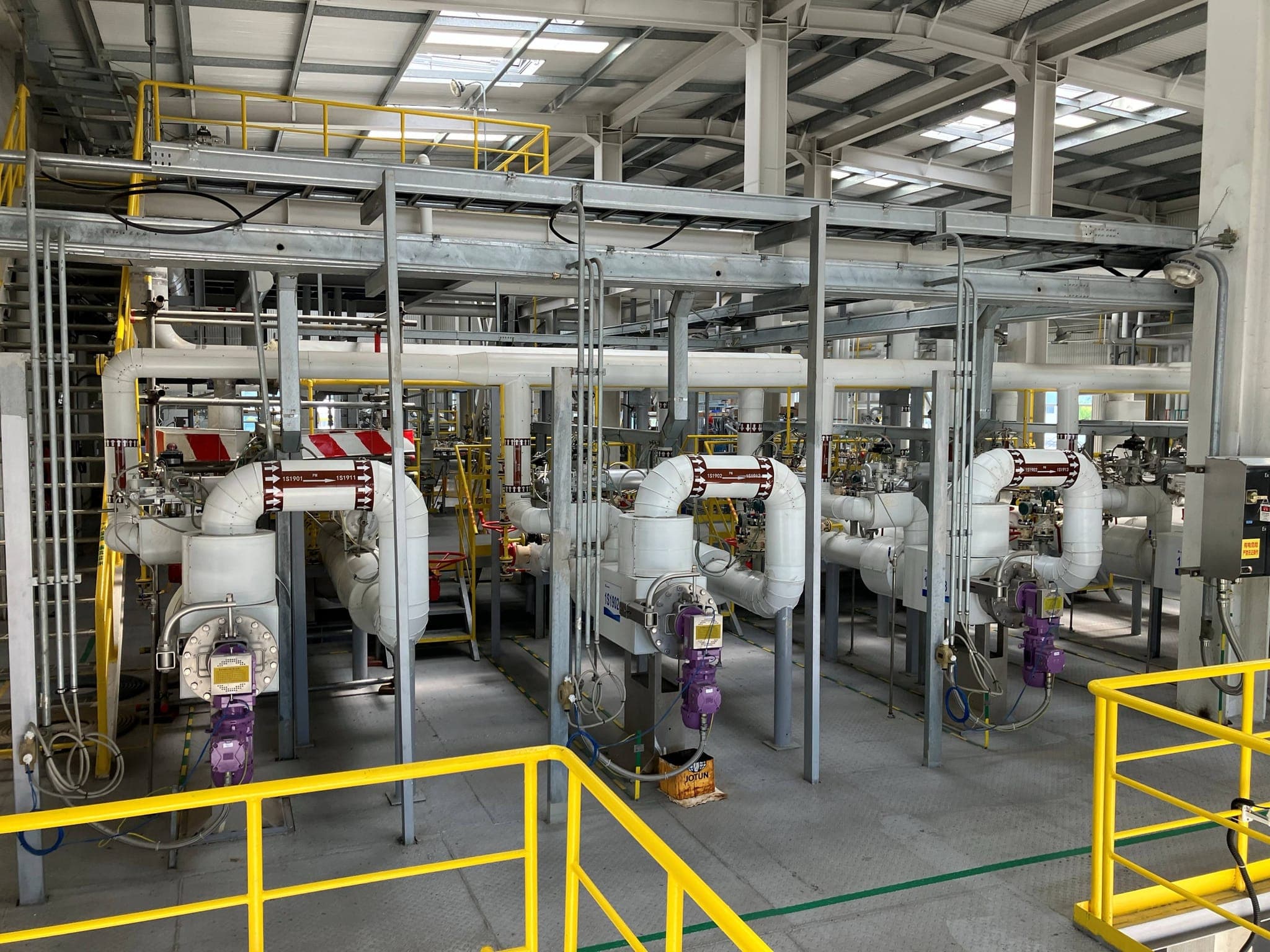 Coolant filtration system for automotive CNC machining