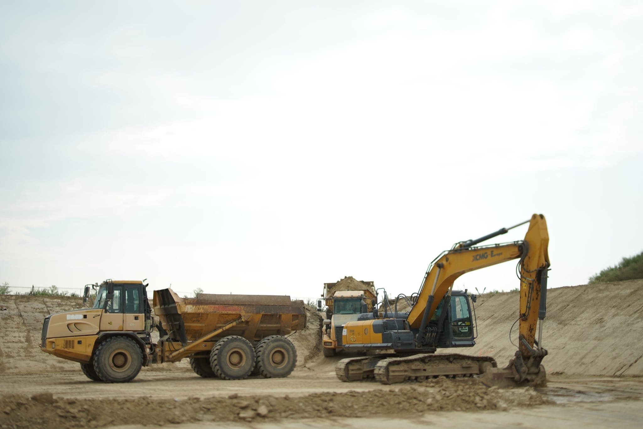 Turnkey landfill cell construction — complete execution from earthworks to infrastructure