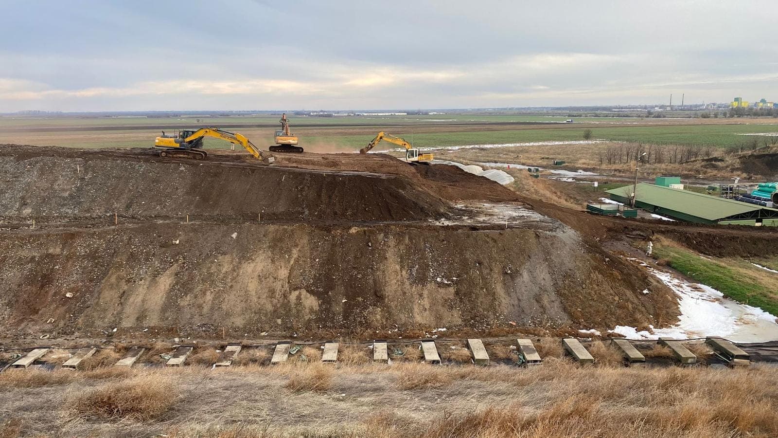 Embankment construction and stability monitoring at landfill site