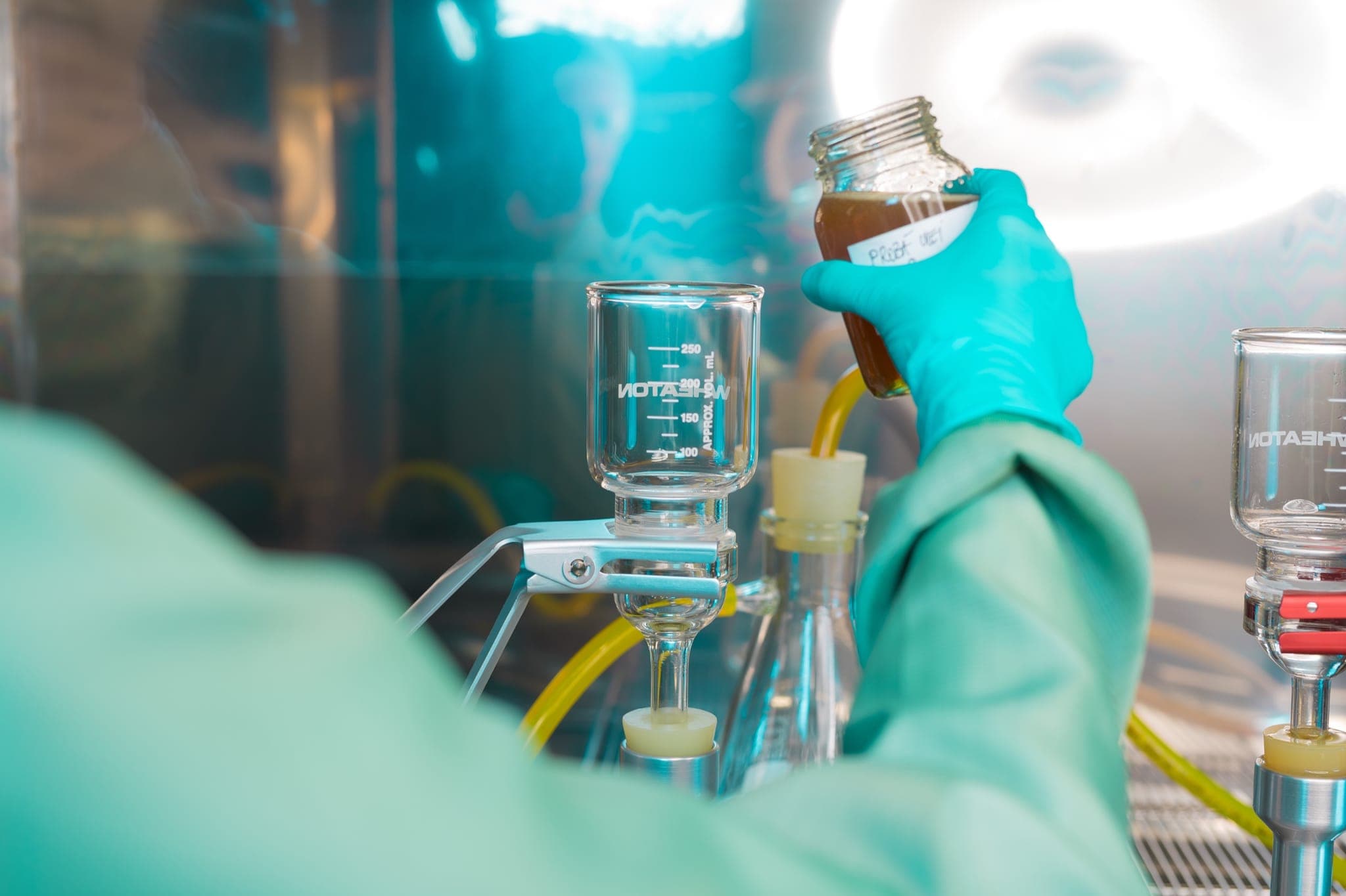 On-site particle contamination evaluation and laboratory services