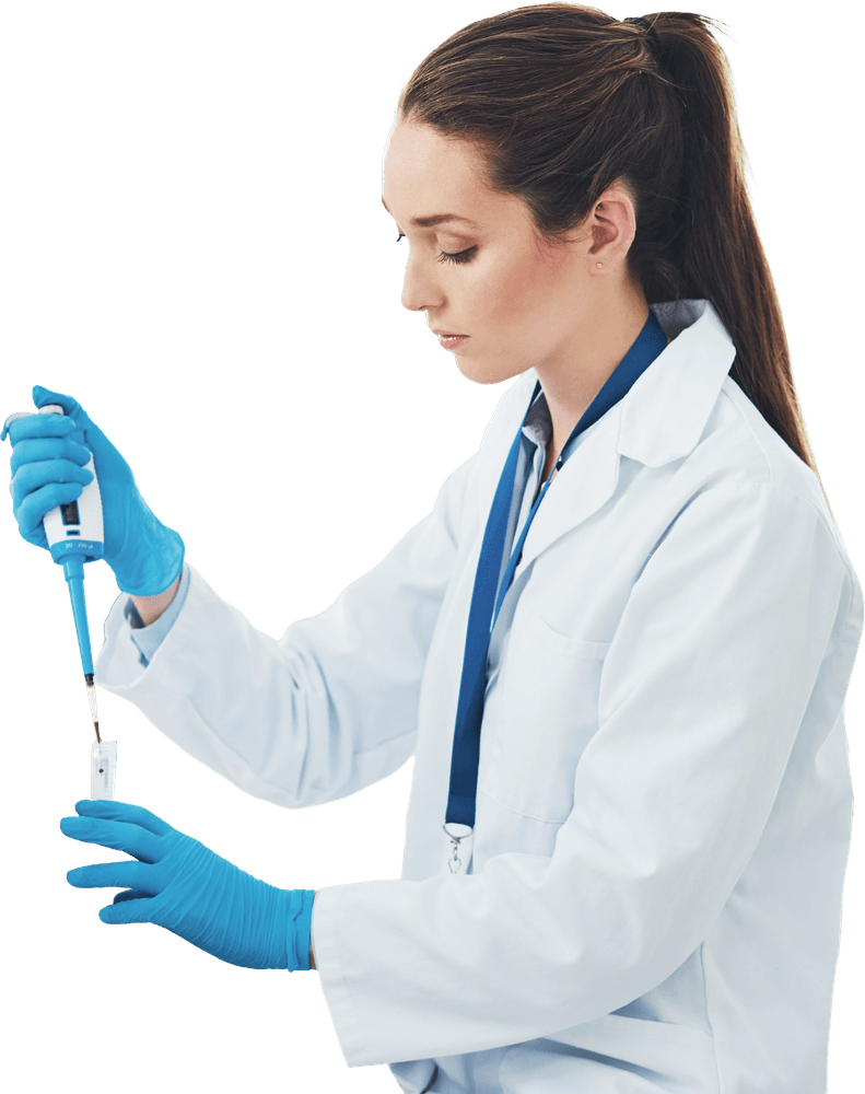 Klarwin laboratory scientist using a pipette for technical cleanliness analysis