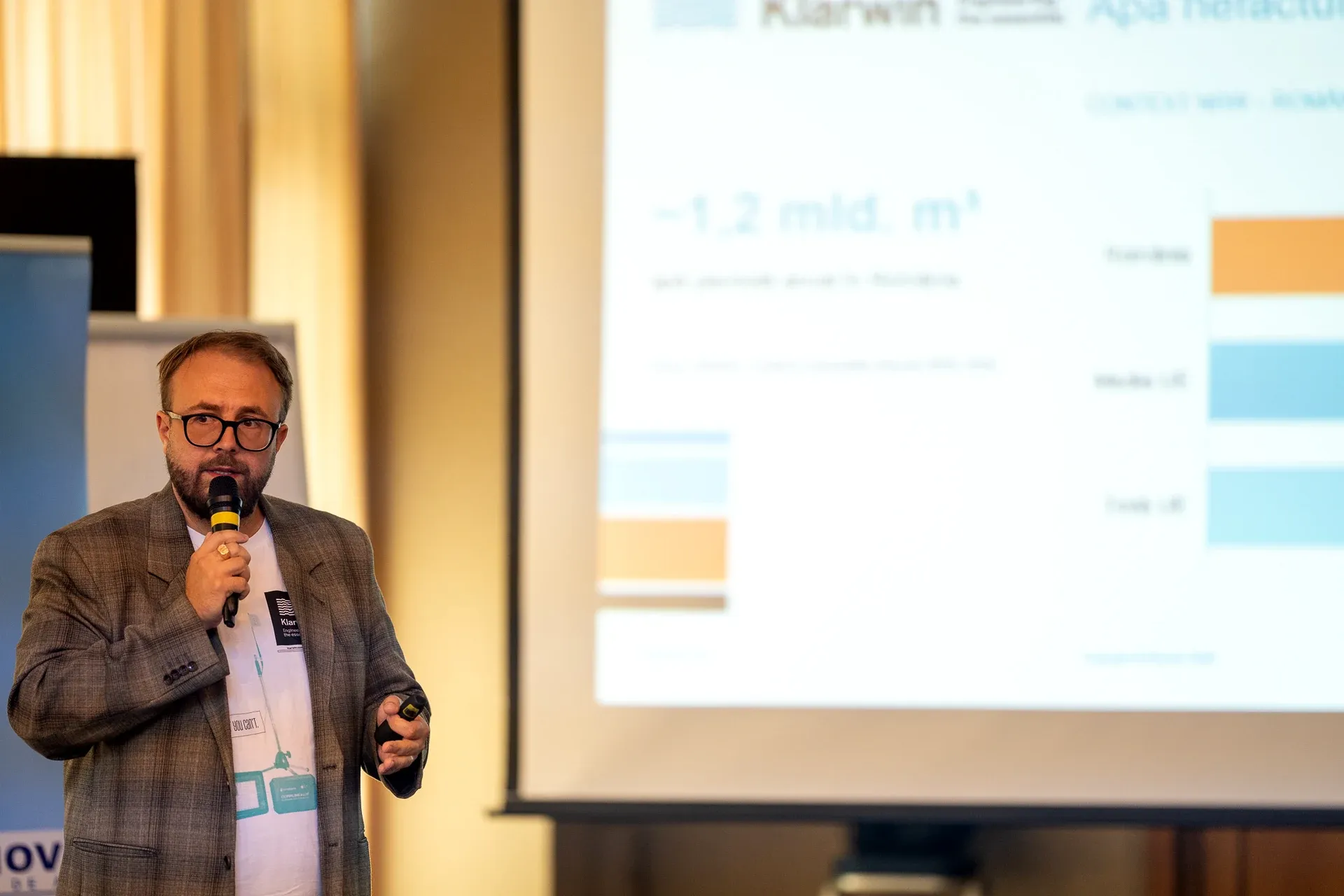 A technology presentation on the morning of the workshop day